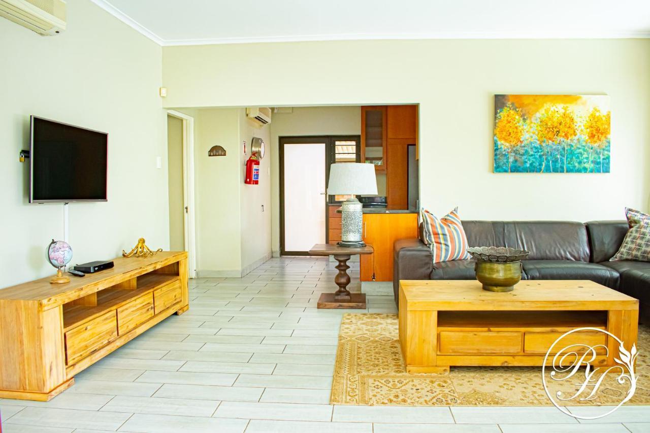 Апартаменты Roseland House Self Catering Дурбан Экстерьер фото