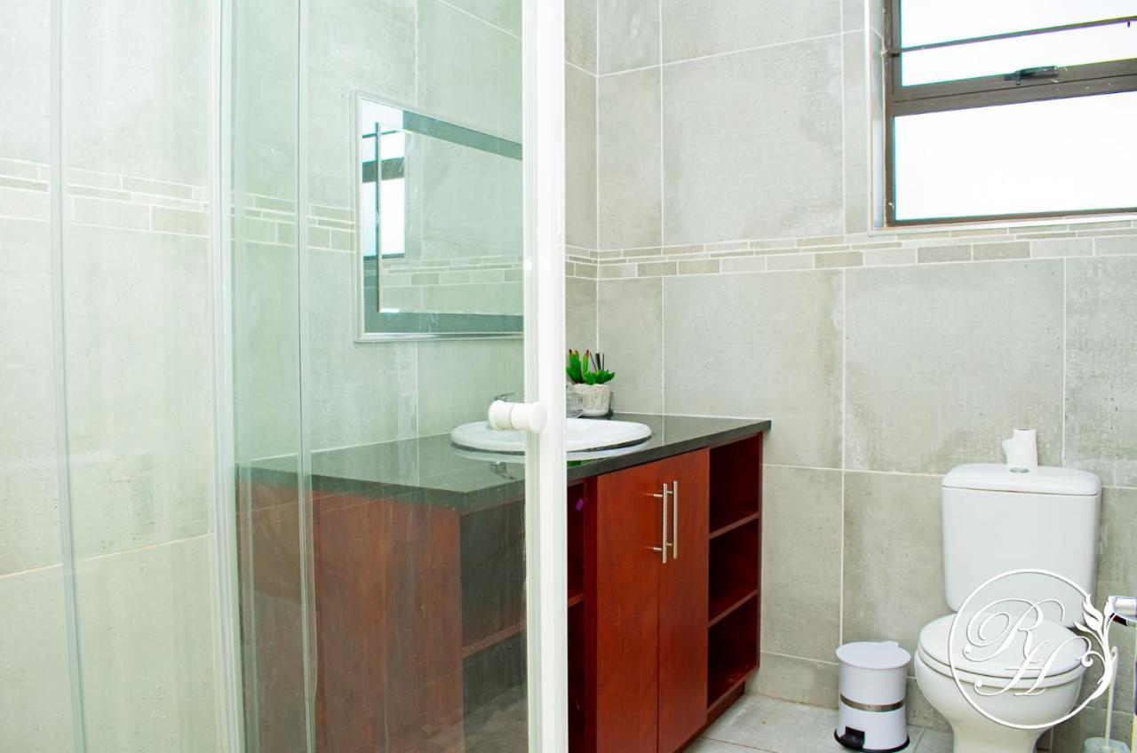 Апартаменты Roseland House Self Catering Дурбан Экстерьер фото