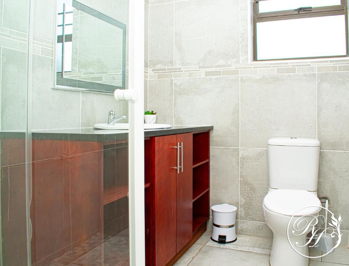 Апартаменты Roseland House Self Catering Дурбан Экстерьер фото