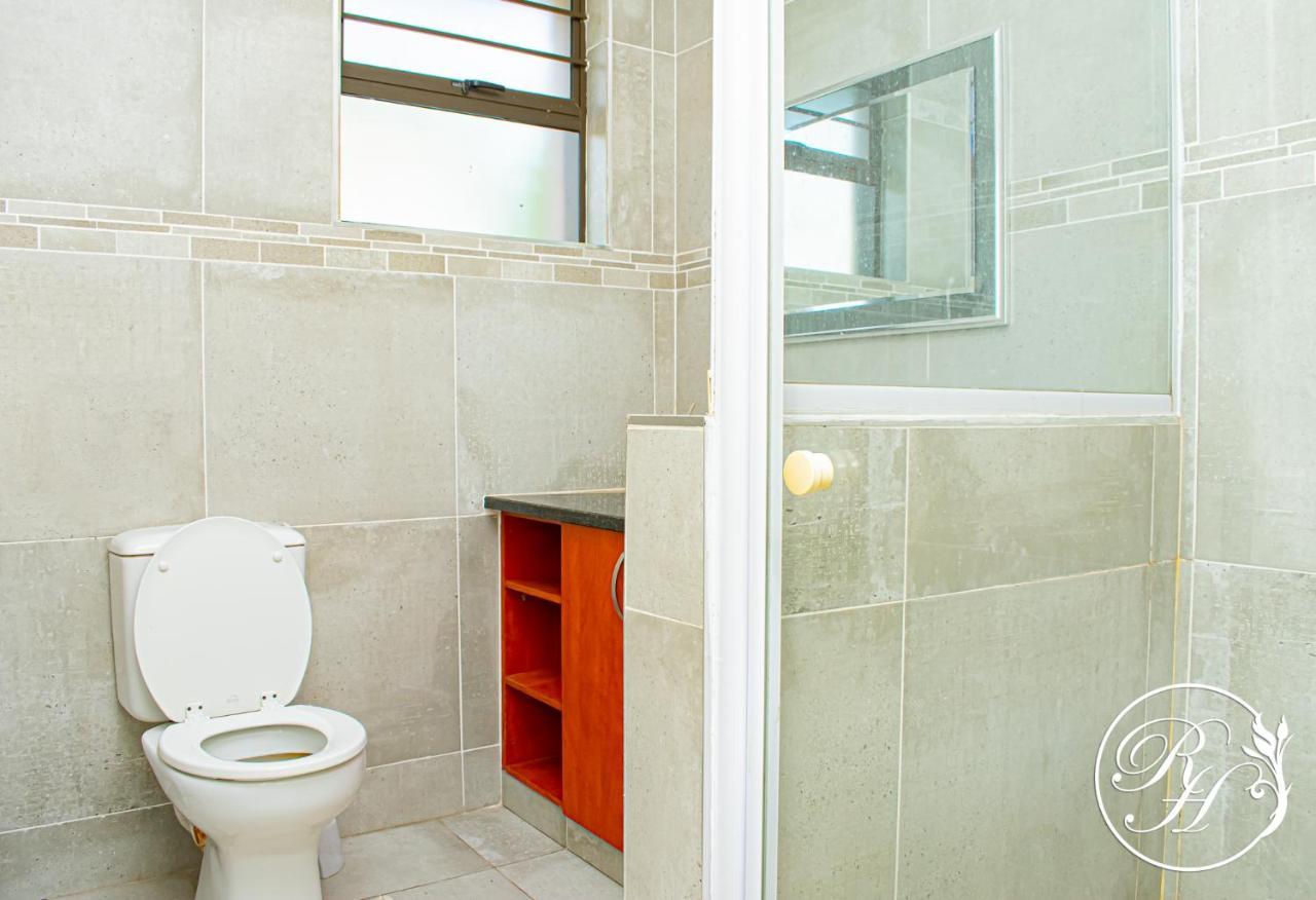 Апартаменты Roseland House Self Catering Дурбан Экстерьер фото